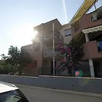 劳维扎达尔公寓酒店 公寓 *