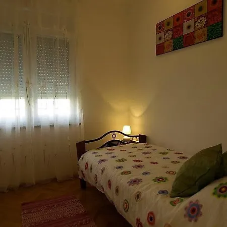 Apartment Lovre *
