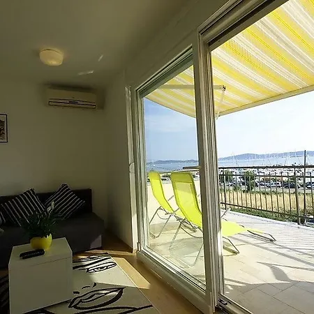 Apartment Lovre *